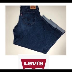 Levi Cropped Jeans Size 30